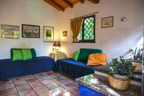 Standard Apartment, 1 Bedroom (4 pax) | Living room | Flat-screen TV - Etna Botanic Garden (Mascalucia)