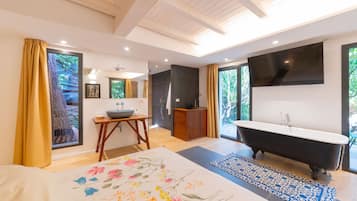 豪華公寓, 1 間臥室, 花園景 (4 pax) | 1 間睡房、書桌、床單、方便輪椅出入