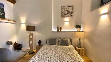 Quarto júnior | 1 quarto, escrivaninha, roupa de cama, acesso para cadeiras de rodas