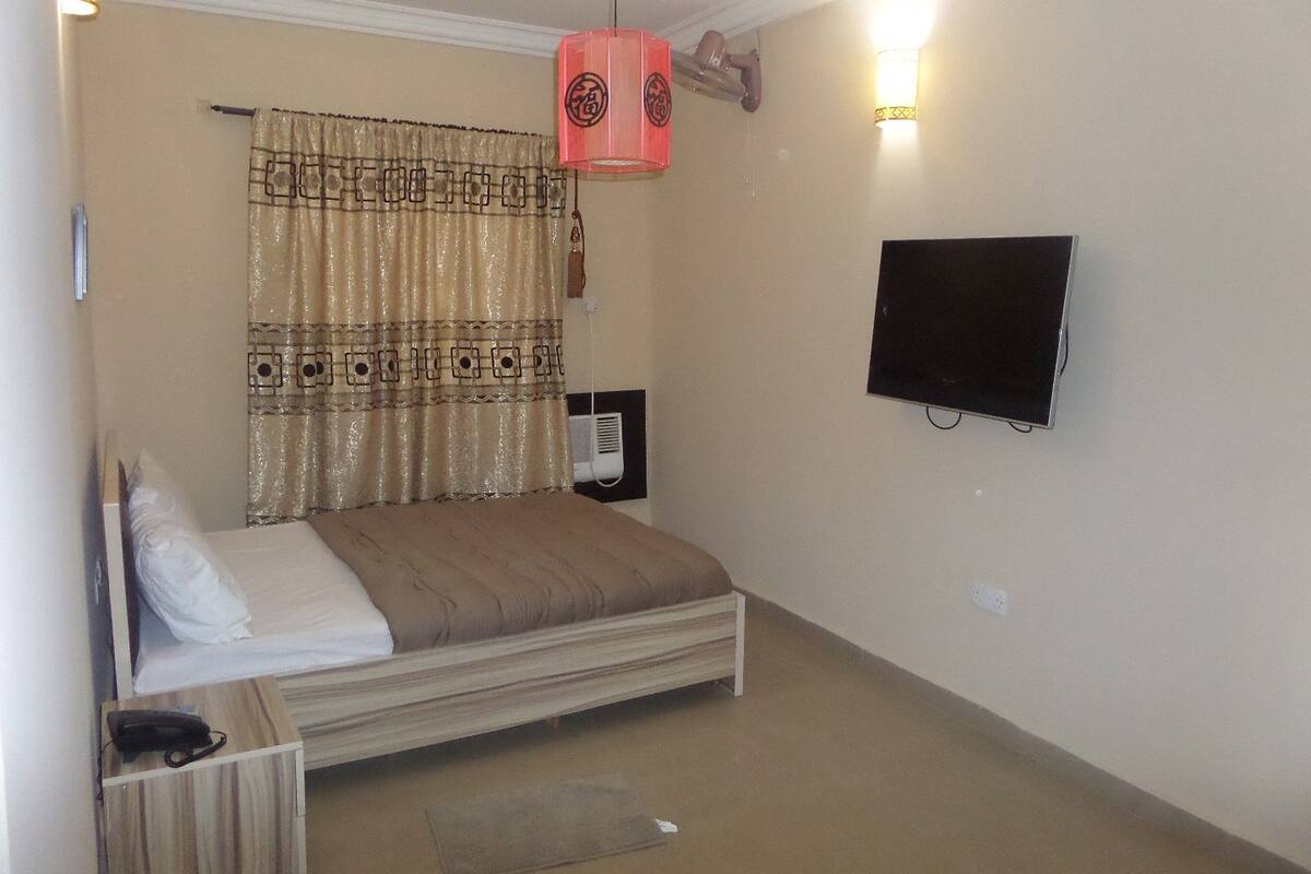 Superior Room, 1 Queen Bed | Desk, free WiFi