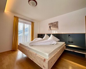 Habitación estándar doble, vistas al valle | Escritorio, wifi gratis, ropa de cama