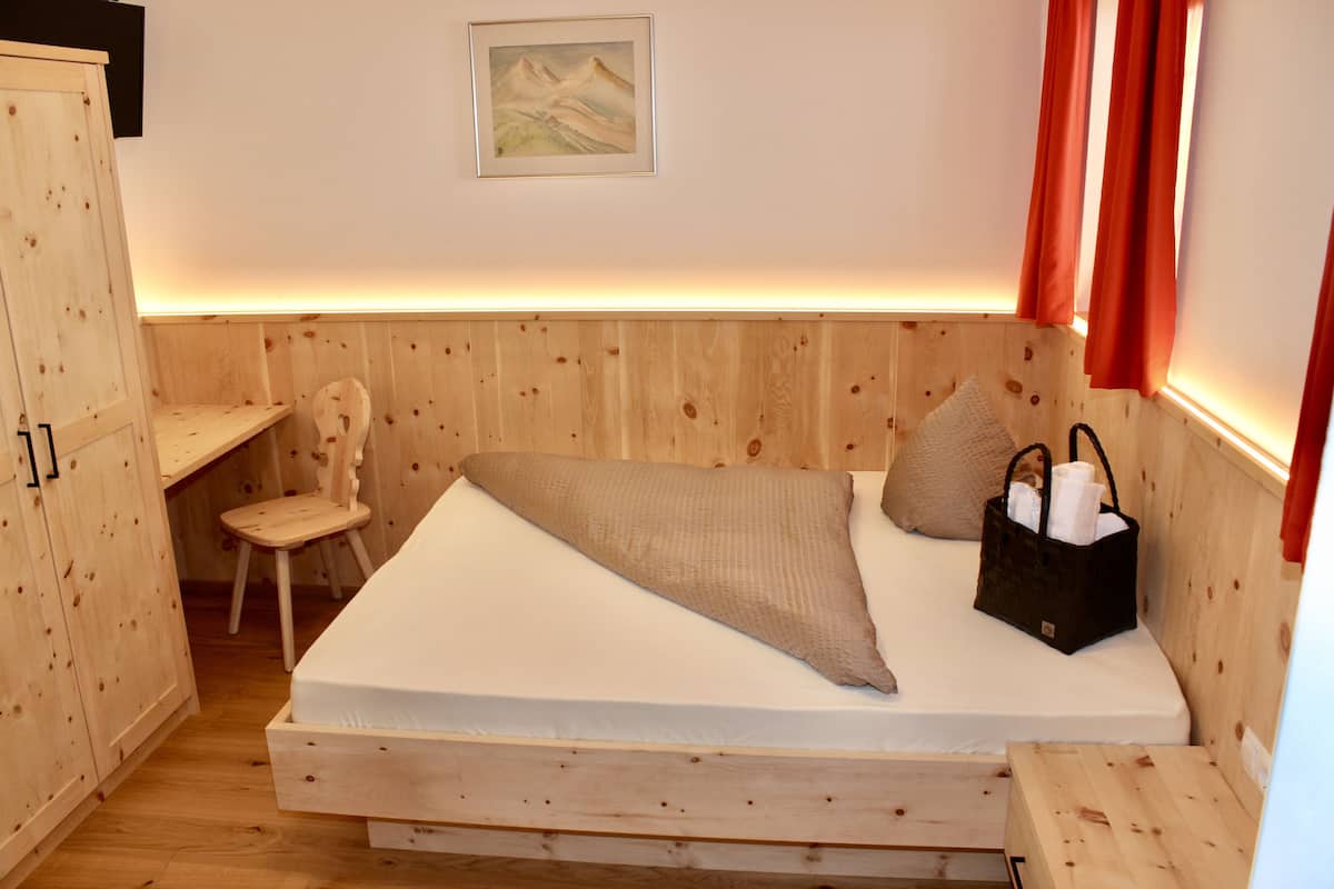 Standard Single Room | Desk, free WiFi, bed sheets