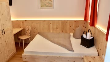 Standard Single Room | Desk, free WiFi, bed sheets