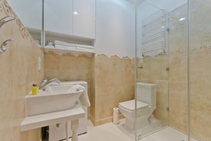 Apartment | Bathroom