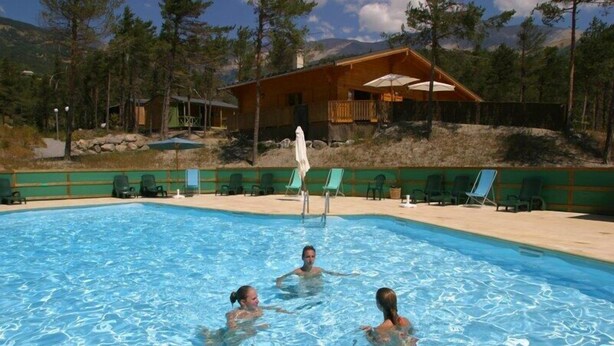 Piscina externa sazonal