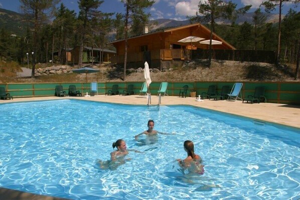 Seasonal outdoor pool - Le Loup Blanc du Riou (Saint-Pons)