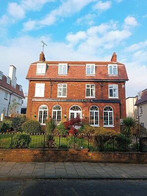 Miscellaneous - The Outlook (Scarborough)