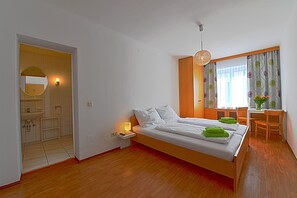 อพาร์ทเมนท์ | โต๊ะทำงาน, เตียงเสริม (ฟรี), Wi-Fi ฟรี