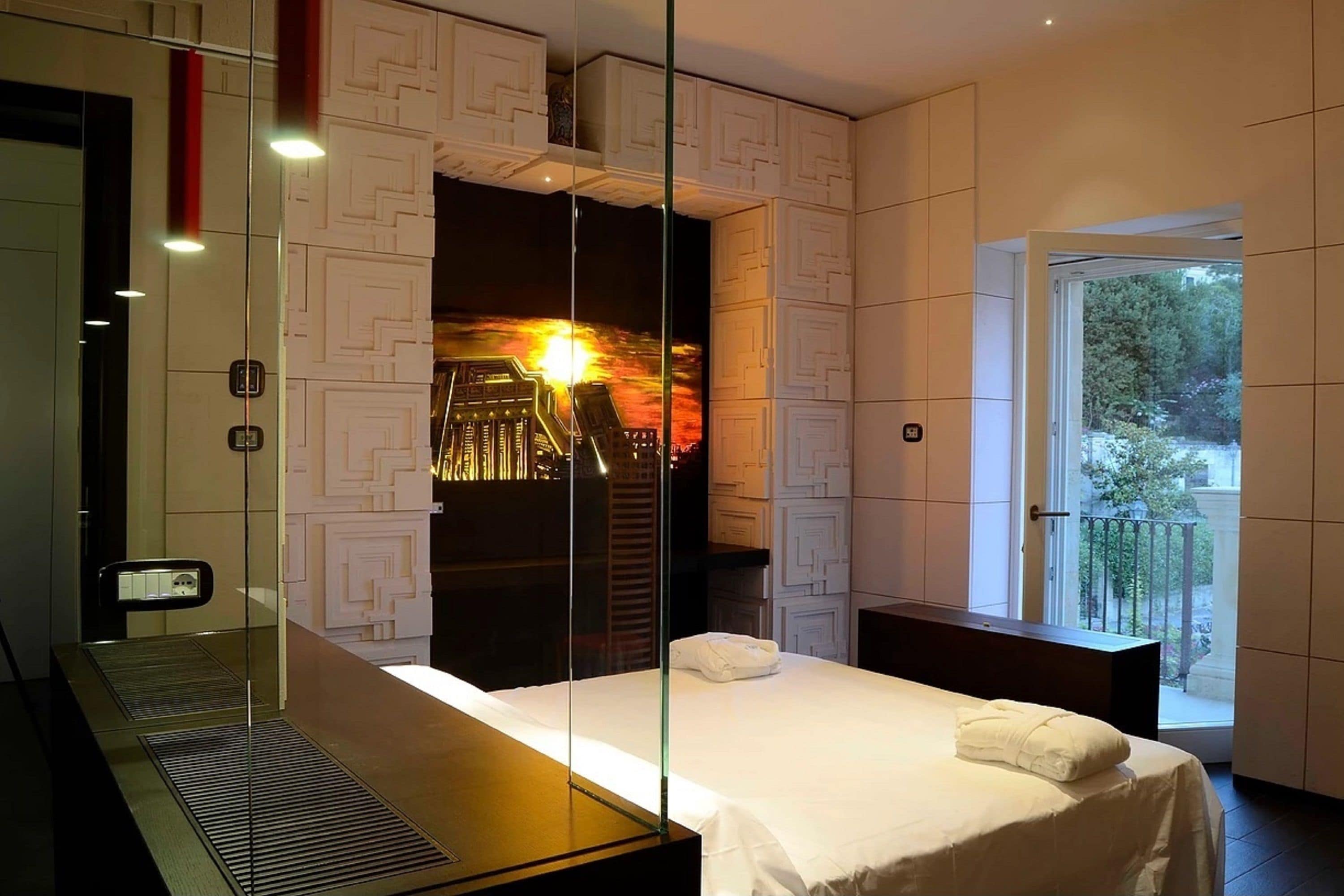 1 bedroom, premium bedding, in-room safe, desk