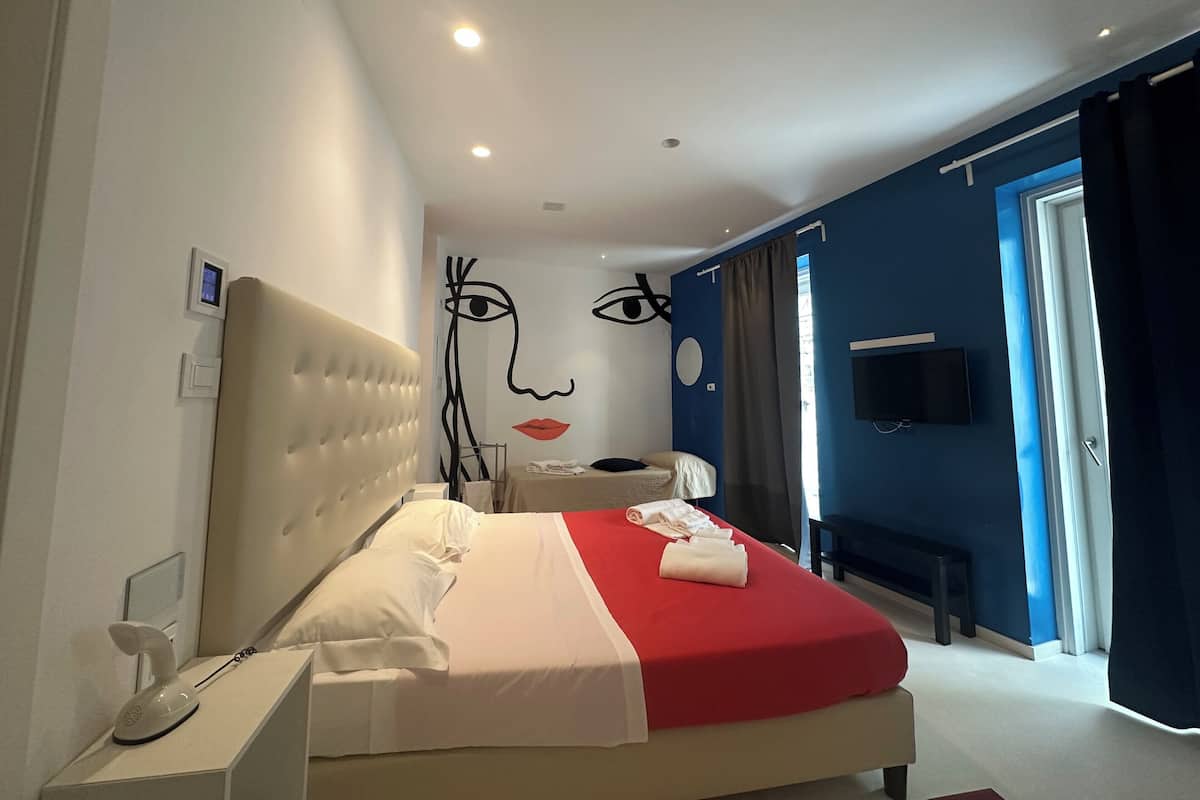 1 quarto, roupas de cama premium, edredons de pluma, cofres nos quartos