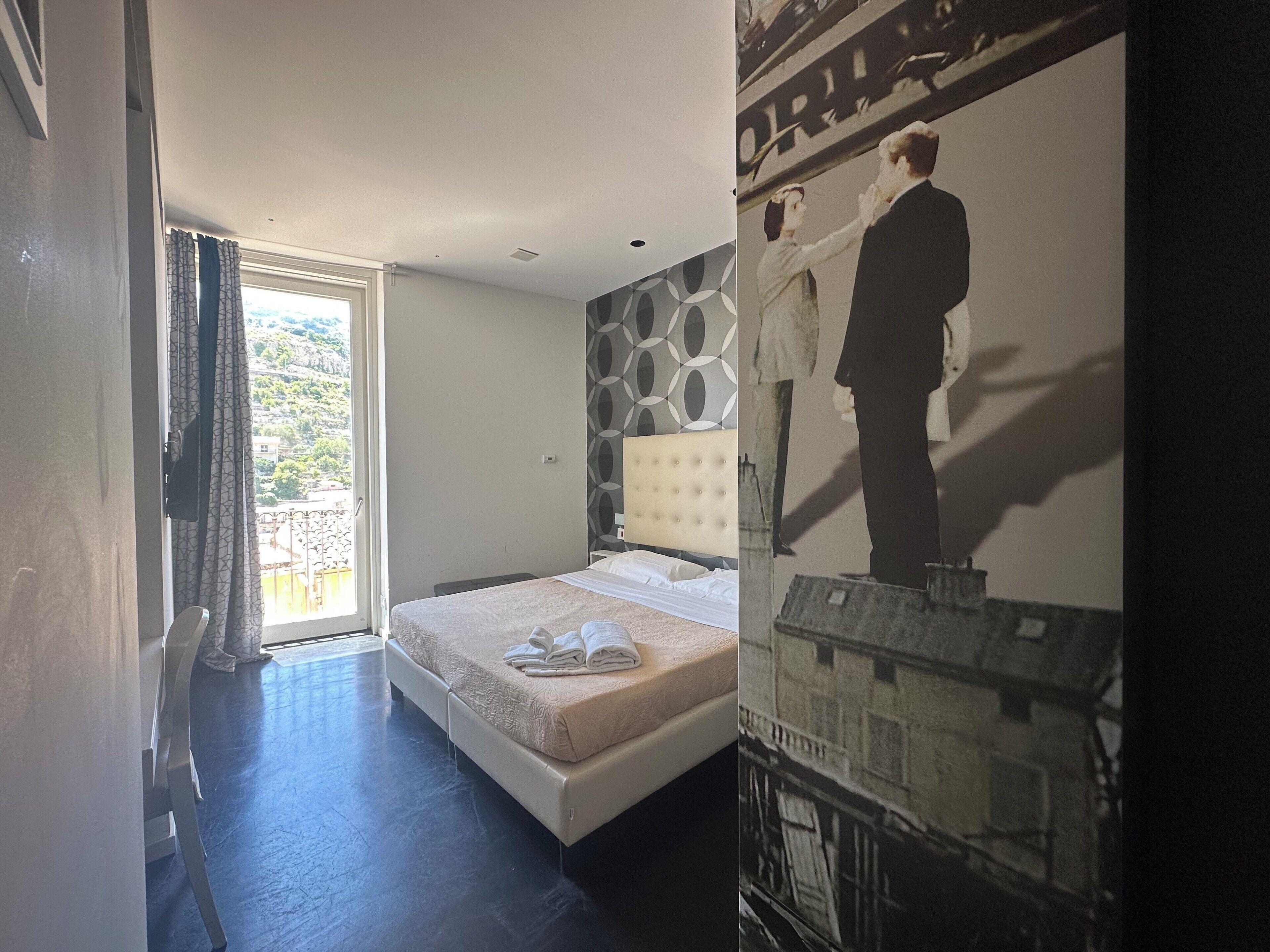 Classic-Doppelzimmer | Hochwertige Bettwaren, Daunenbettdecken, Zimmersafe, Schreibtisch