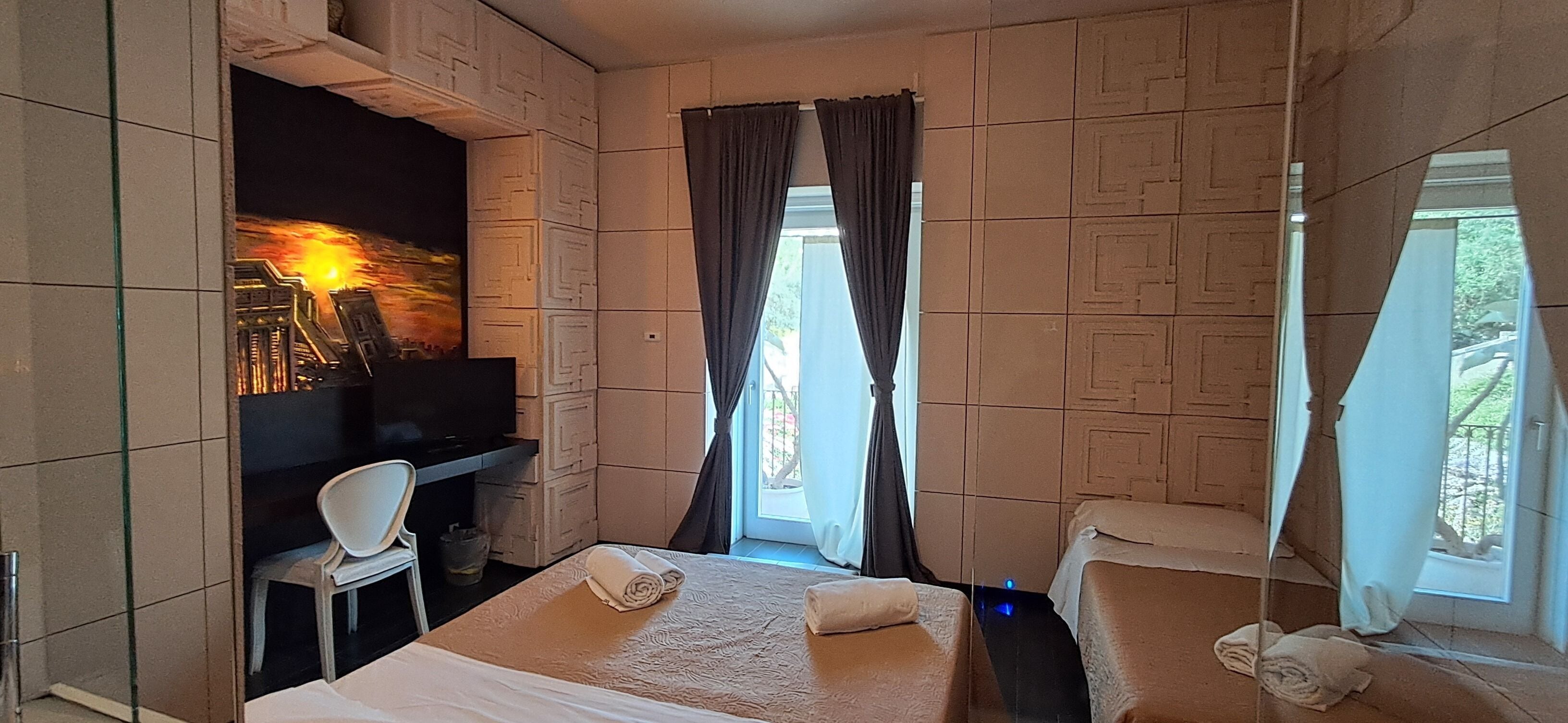 Triple Superior Duomo View | Premium bedding, down comforters, in-room safe, desk
