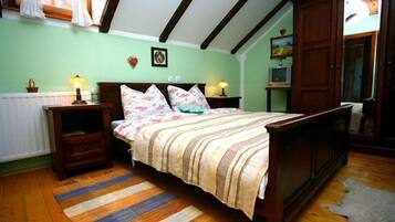 Comfort Double Room, 1 Queen Bed, Non Smoking | Desk, free WiFi