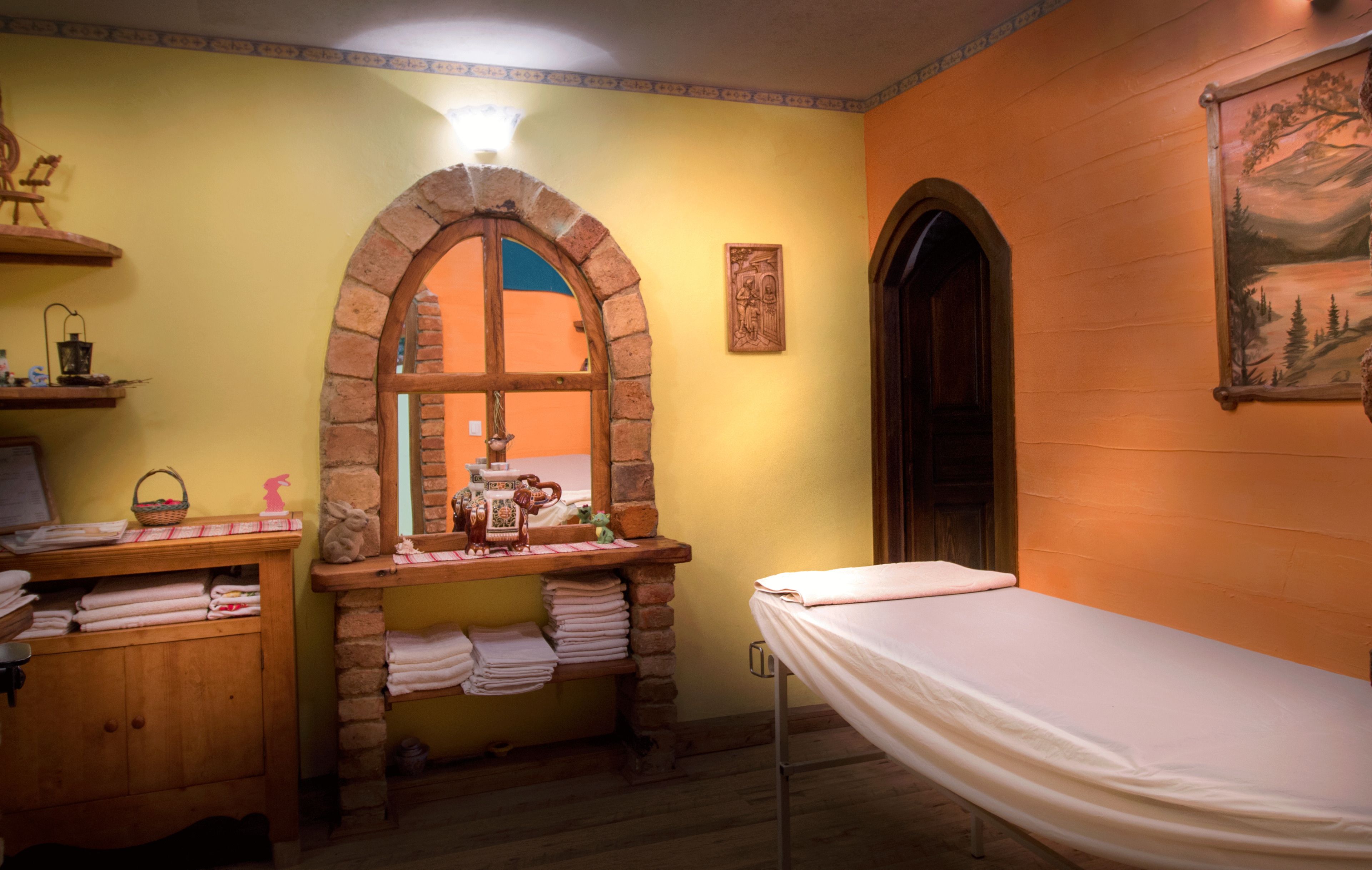 Sauna, sports massages, massage/treatment rooms, massages