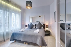 Premium bedding, in-room safe, desk, laptop workspace - D&A Center Apartments (Pula)