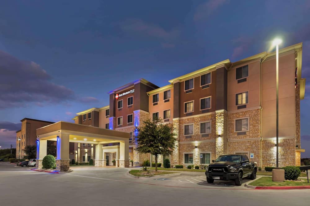 Best Western Plus Buda Austin Inn & Suites
