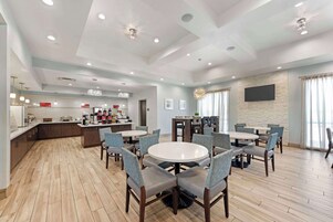 Free daily buffet breakfast