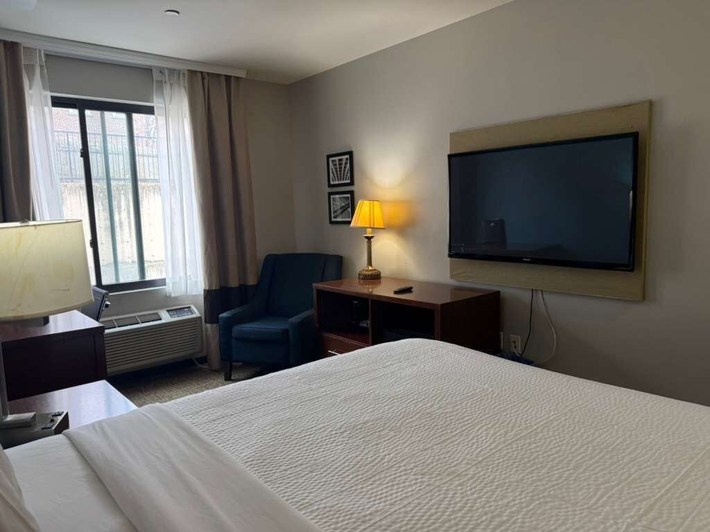 Photo - Days Inn by Wyndham Brooklyn Marine Park