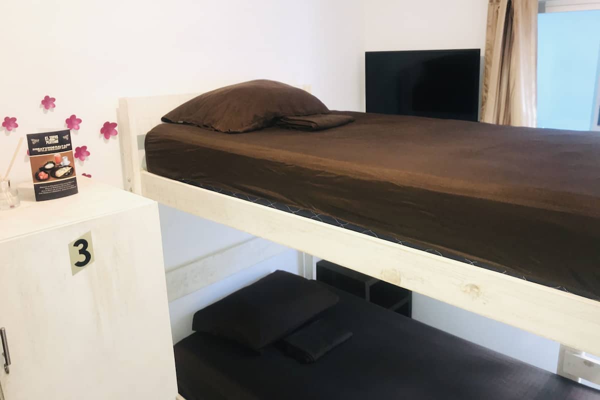 Gemeinsamer Schlafsaal | Minibar, Zimmersafe, Bügeleisen/Bügelbrett, kostenloses WLAN