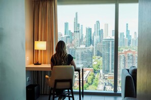 加厚床垫、客房内保险箱、办公桌、熨斗/熨衣板