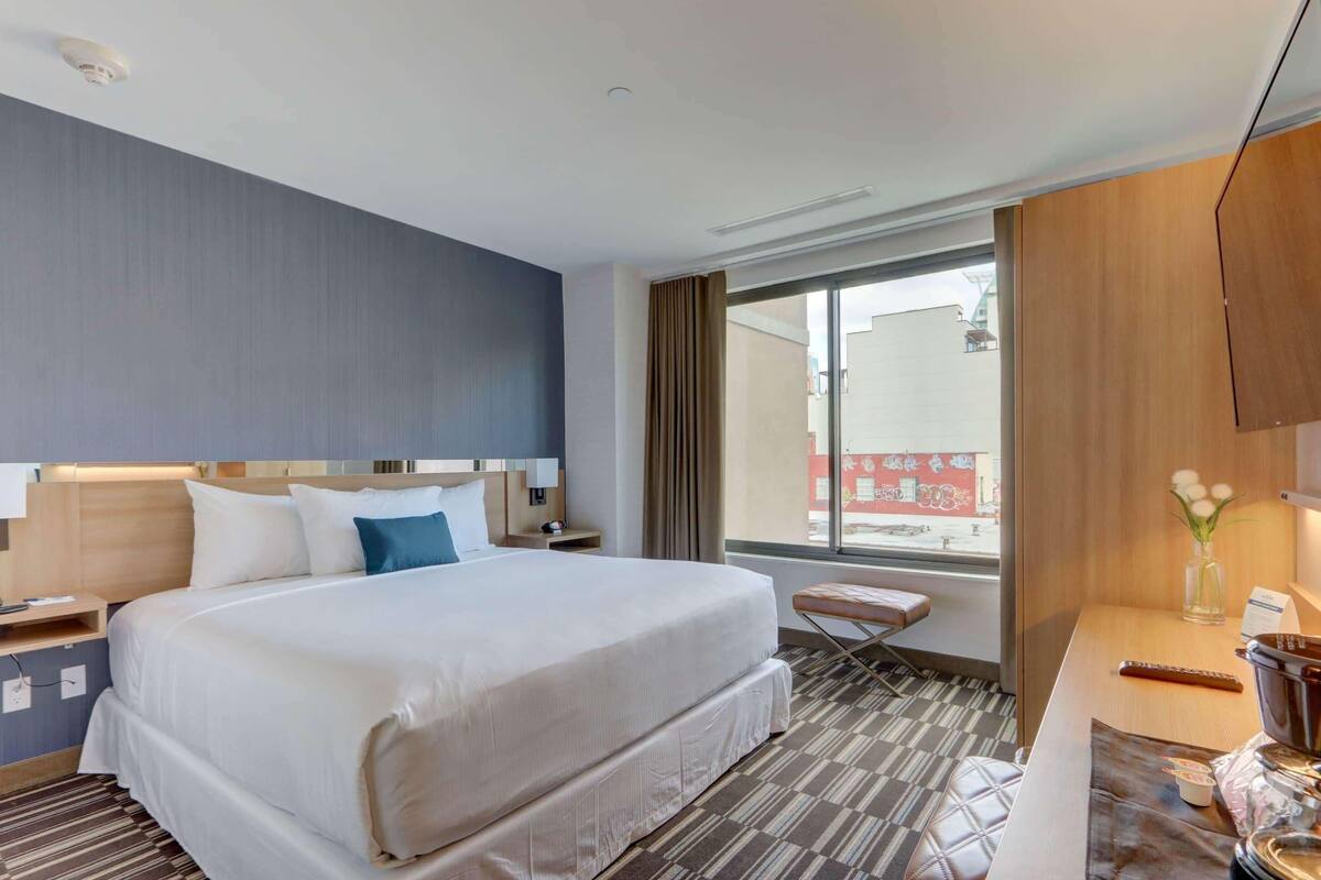 Pillowtop beds, in-room safe, desk, laptop workspace
