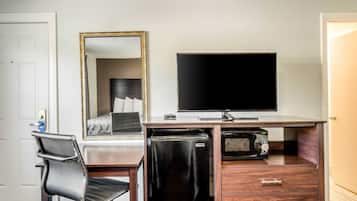 Standard Room, 2 Queen Beds, Non Smoking | Desk, free WiFi, bed sheets, alarm clocks