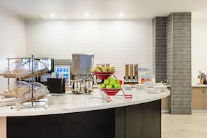 Petit déjeuner buffet compris tous les jours