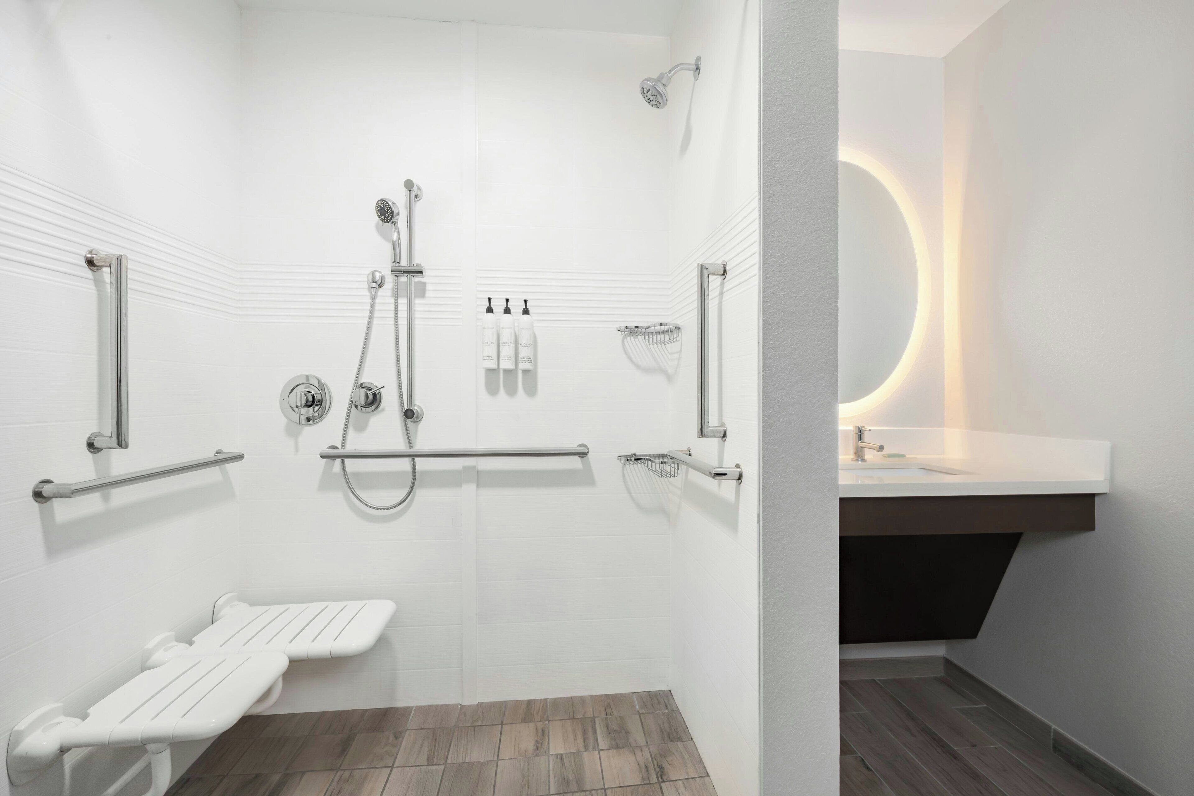 combined shower/bathtub, free toiletries, hair dryer, towels