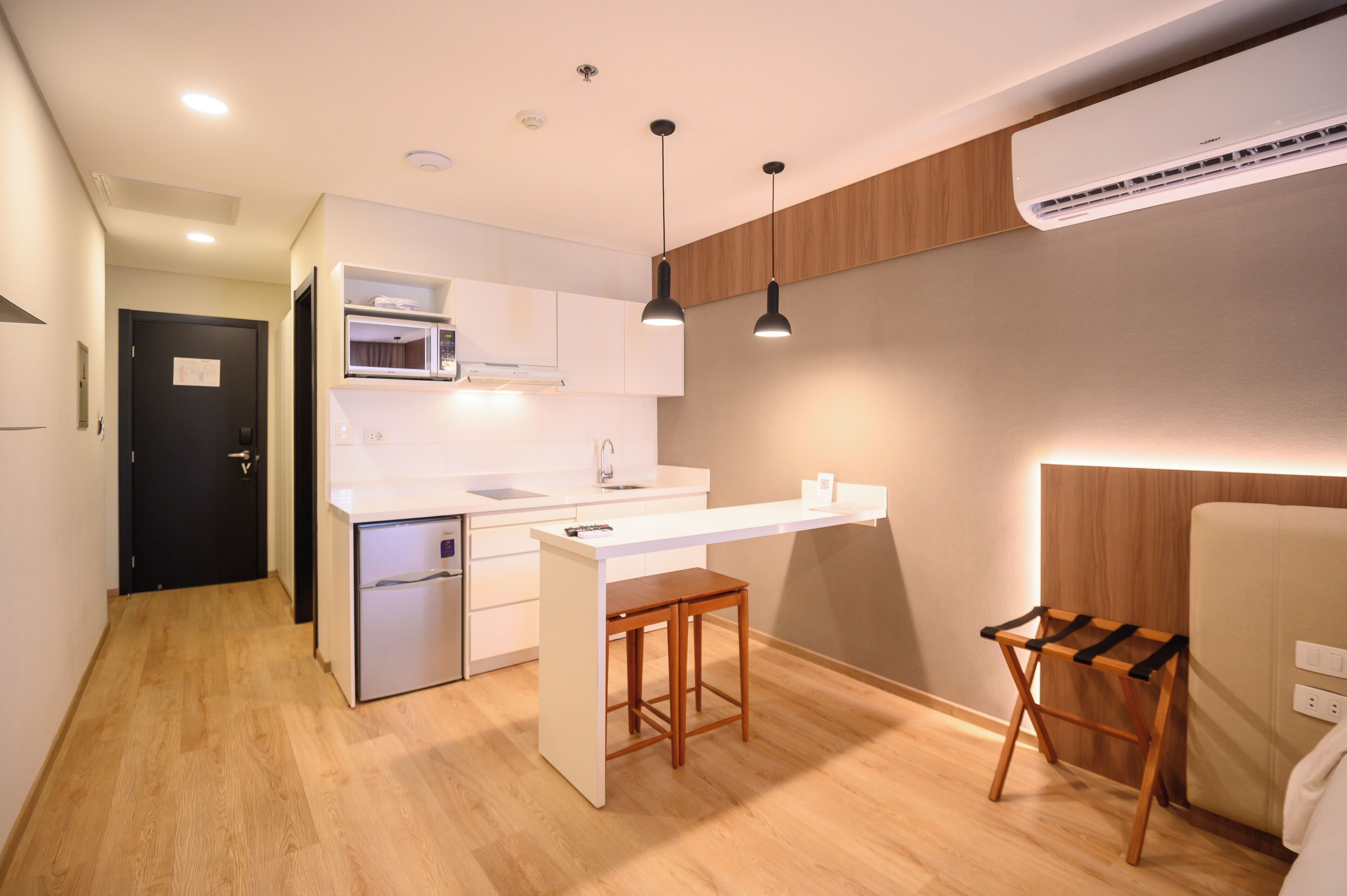 deluxe room, 1 king bed, balcony | private kitchen