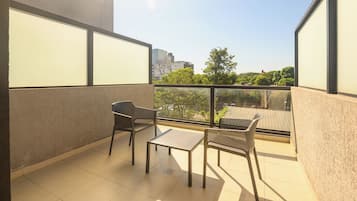 Deluxe-Zimmer, 1 King-Bett, Balkon | Balkon