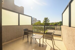 Habitación Deluxe, 1 cama King size, balcón | Balcón