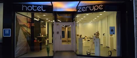 EntrĂ©e de lâhĂ©bergement