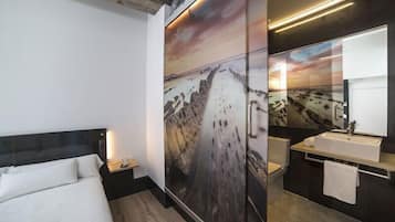 Double Room | Desk, blackout curtains, soundproofing, iron/ironing board