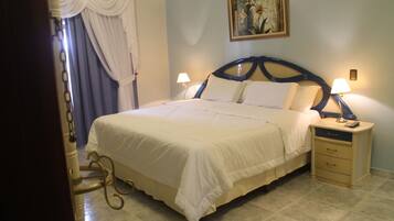Ropa de cama de alta calidad y minibar