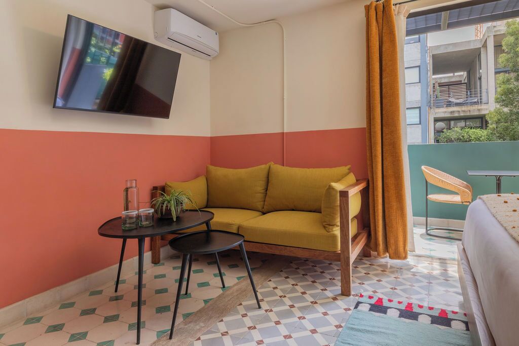 suite, kitchenette (terrace) | living area | 0-inch tv with cable channels