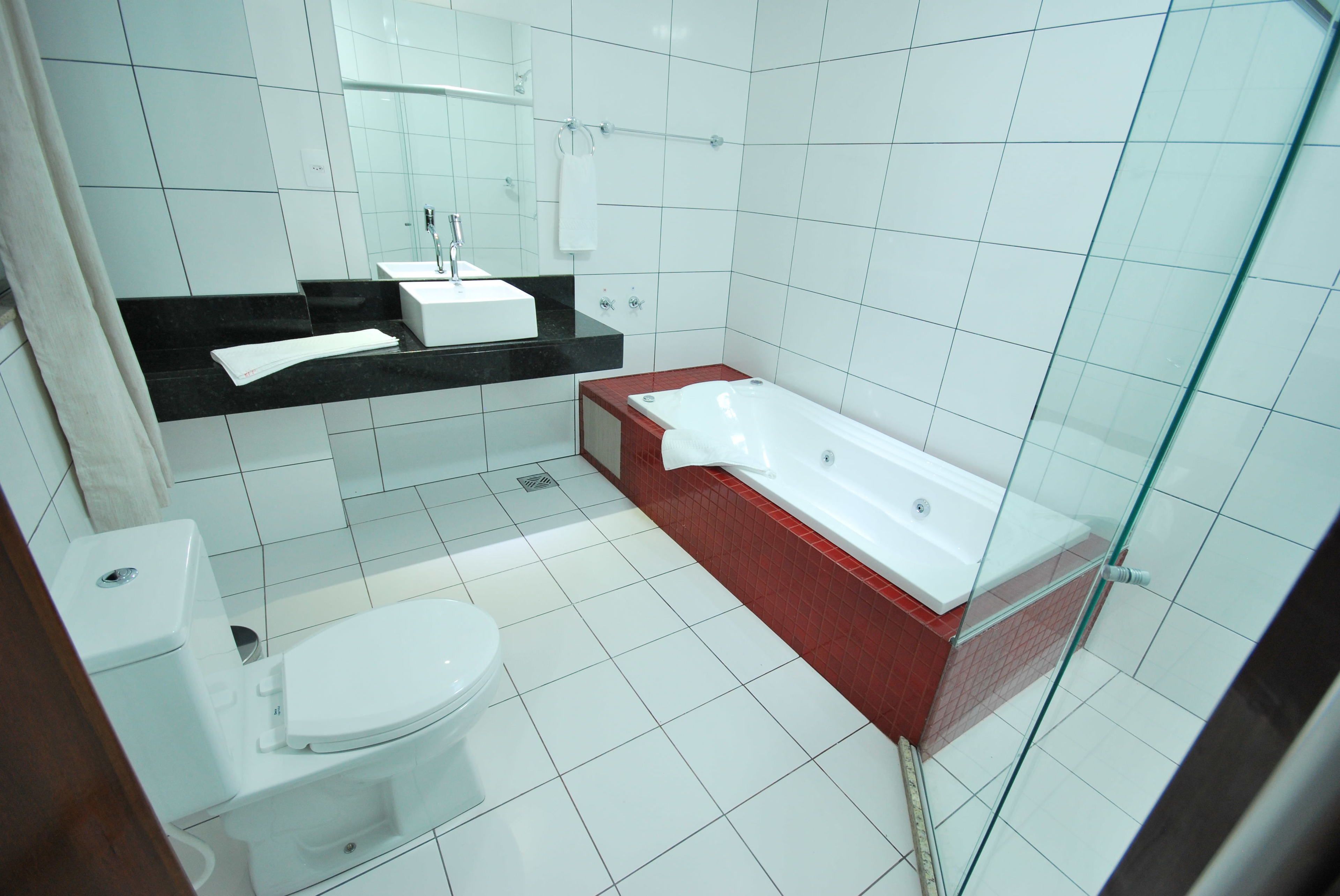 suite | jetted bathtub