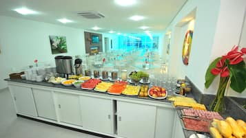 Bao gồm bữa sáng buffet hàng ngày