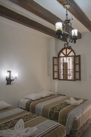 Standard Room, 1 double and 1 single bed | In-room safe, desk, free WiFi, bed sheets - Hotel Ajau Colonial (Guatemala City)