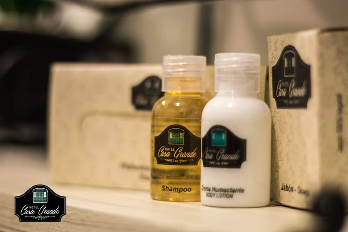 Shower, free toiletries, towels