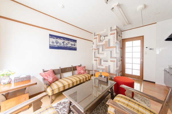 House | Free WiFi