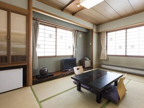 Japanese Style Room without air conditioning | In-room safe, iron/ironing board, bed sheets - Toya Gokirakutei (Toyako)