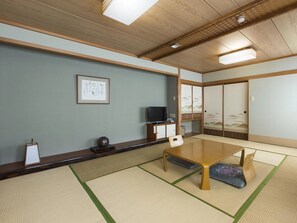 Japanese Style Room without air conditioning | In-room safe, iron/ironing board, bed sheets - Toya Gokirakutei (Toyako)