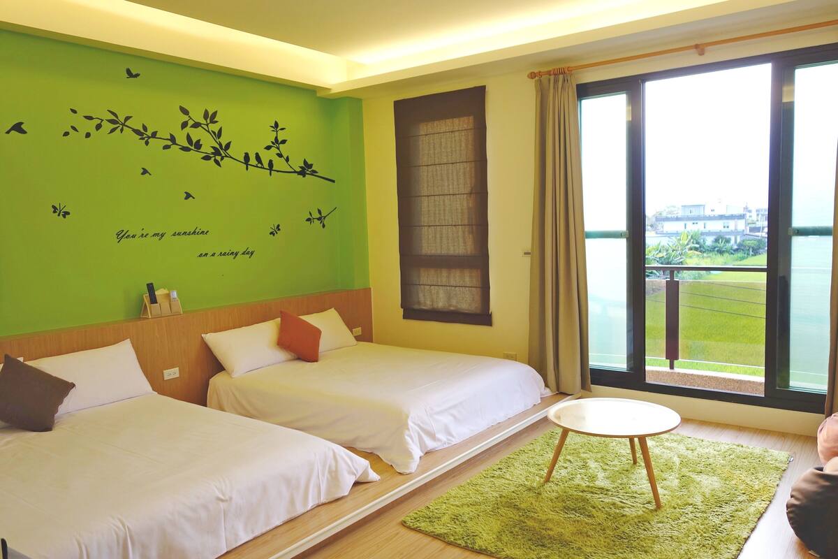 Superior Quadruple Room | Desk, blackout drapes, rollaway beds, free WiFi