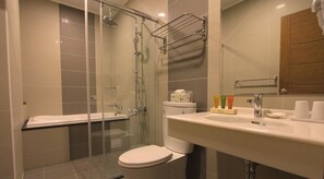 Quarto casal luxo (FLOWER) | Banheiro | Produtos de toalete grátis, secador de cabelo, chinelos 