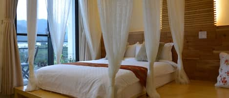 Blackout curtains, rollaway beds, free WiFi, bed sheets