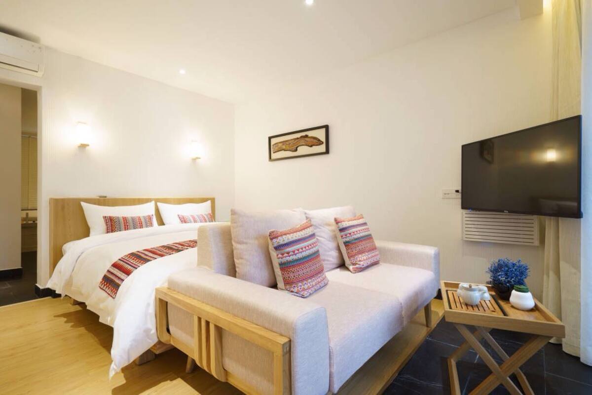 In-room safe, desk, blackout curtains, free WiFi