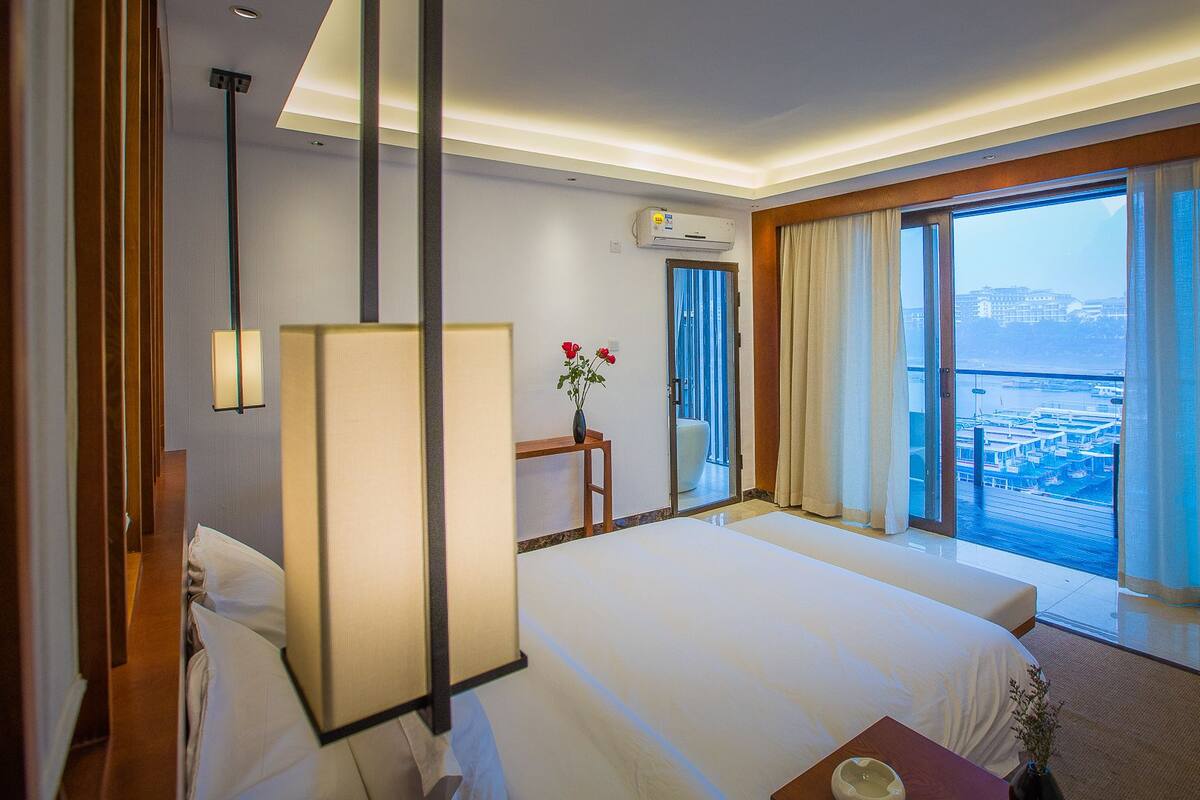 In-room safe, desk, blackout curtains, free WiFi