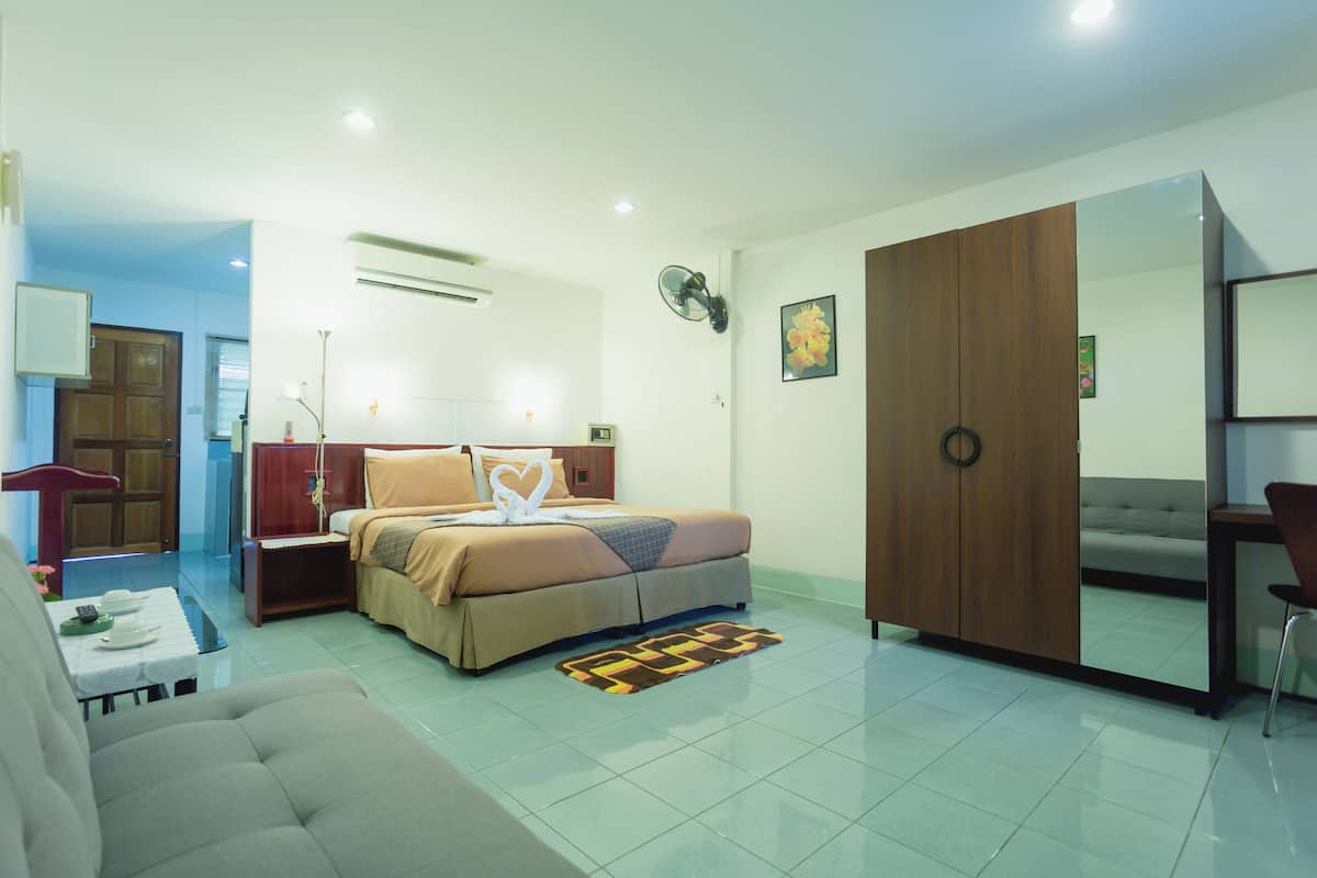 Deluxe Double Room with Pool View | In-room safe, desk, blackout curtains, iron/ironing board
