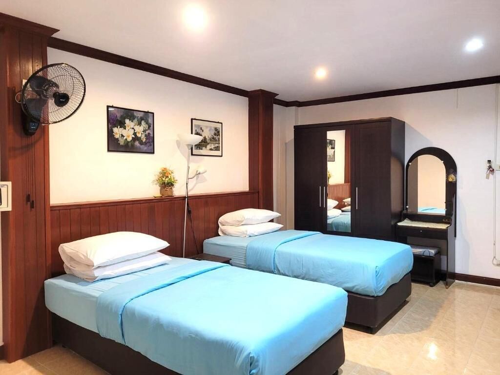 Deluxe Twin Room with Balcony(No-window) | In-room safe, desk, blackout drapes, free WiFi