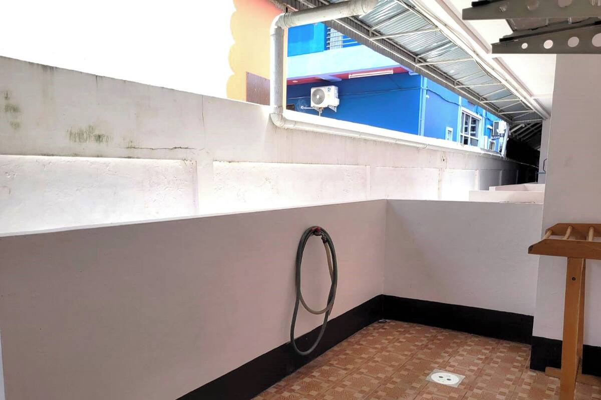 Deluxe Twin Room with Balcony | In-room safe, desk, blackout curtains, iron/ironing board